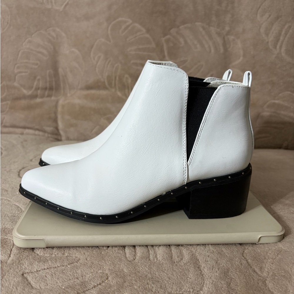White Bar III Gabby Ankle Booties